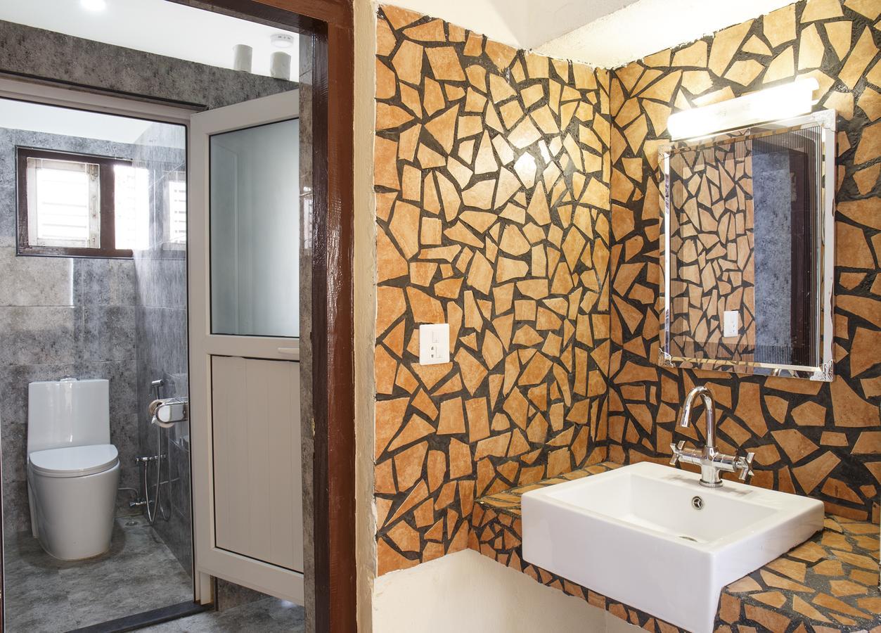 Hostel Milarepa Катманду Экстерьер фото