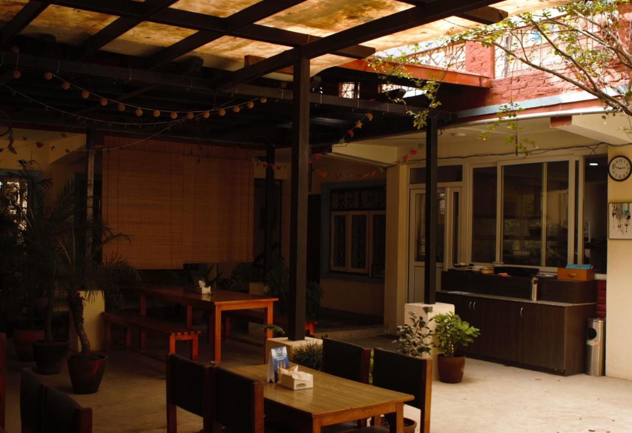 Hostel Milarepa Катманду Экстерьер фото